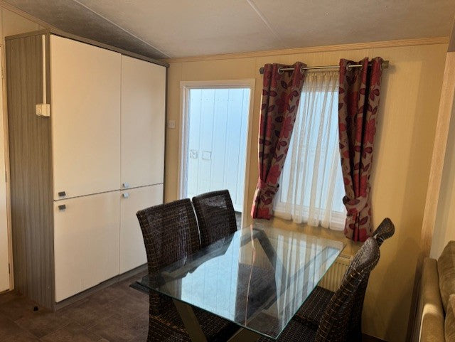 Chalet plastique 10,00 x 4,00 - 2 chambres. VENDU!