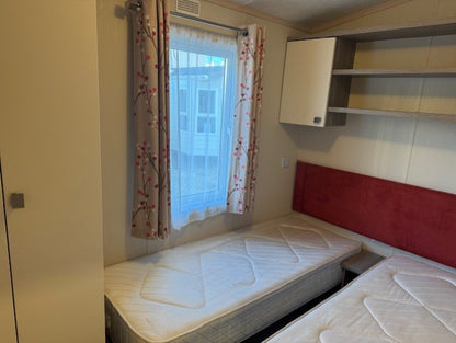Chalet plastique 10,00 x 4,00 - 2 chambres. VENDU!