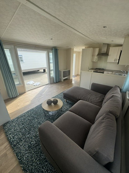 **Kunststof chalet met mudden woonkamer en 3 slaapkamers 26.950,-**