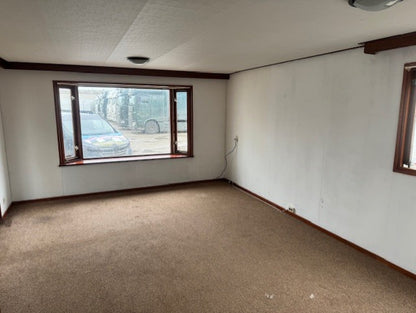 ** Canexel chalet 10 x 4 2 slaapkamers ideaal voor de handyman 7950,-**